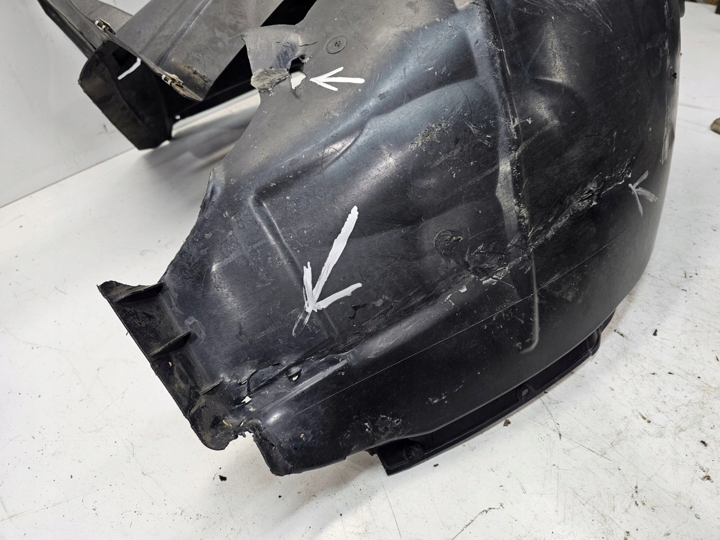 mudguard plastic right front AUDI A3 8Y 8Y0821172R