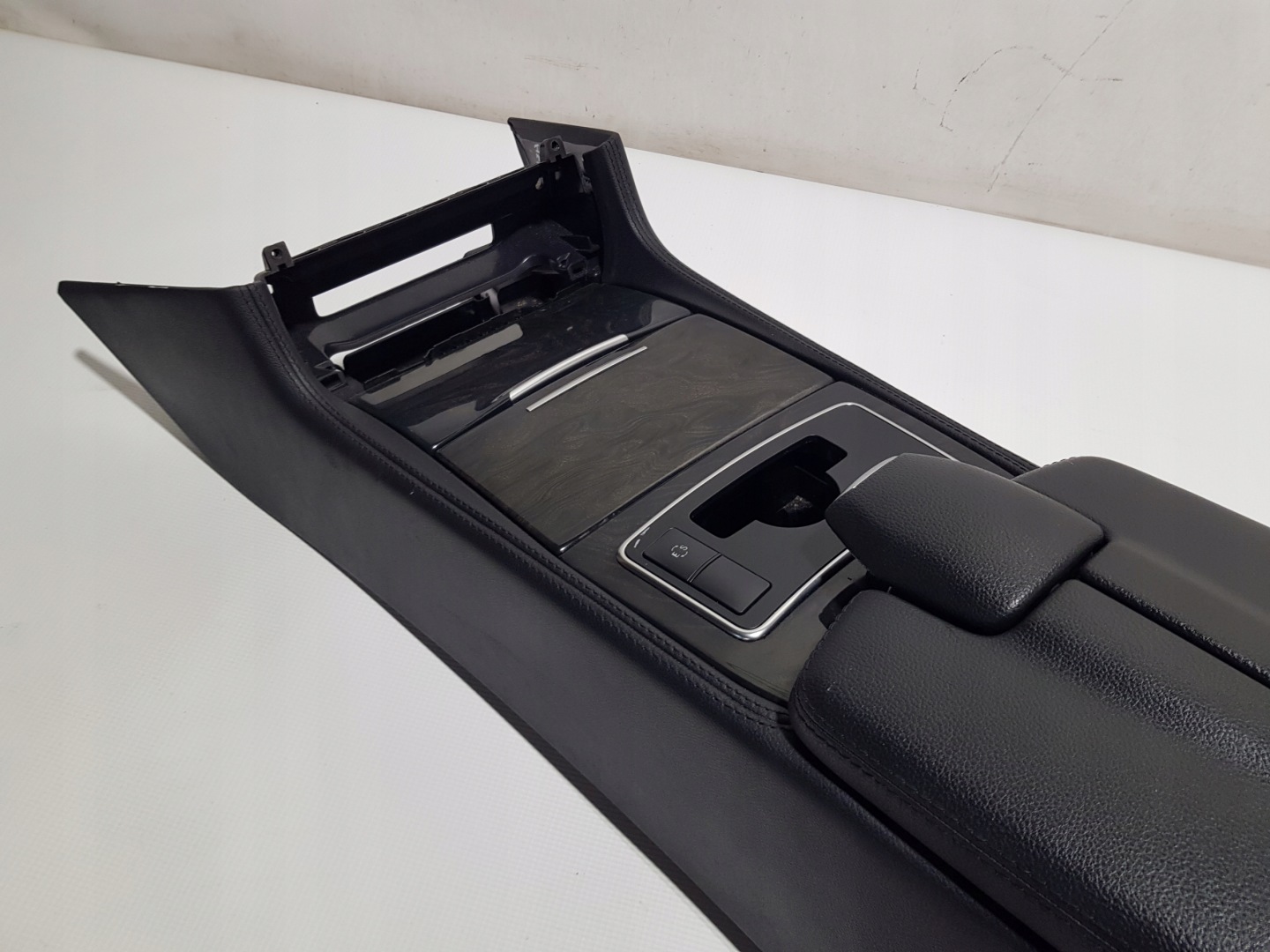 armrest front front MERCEDES CLS W218 tunnel