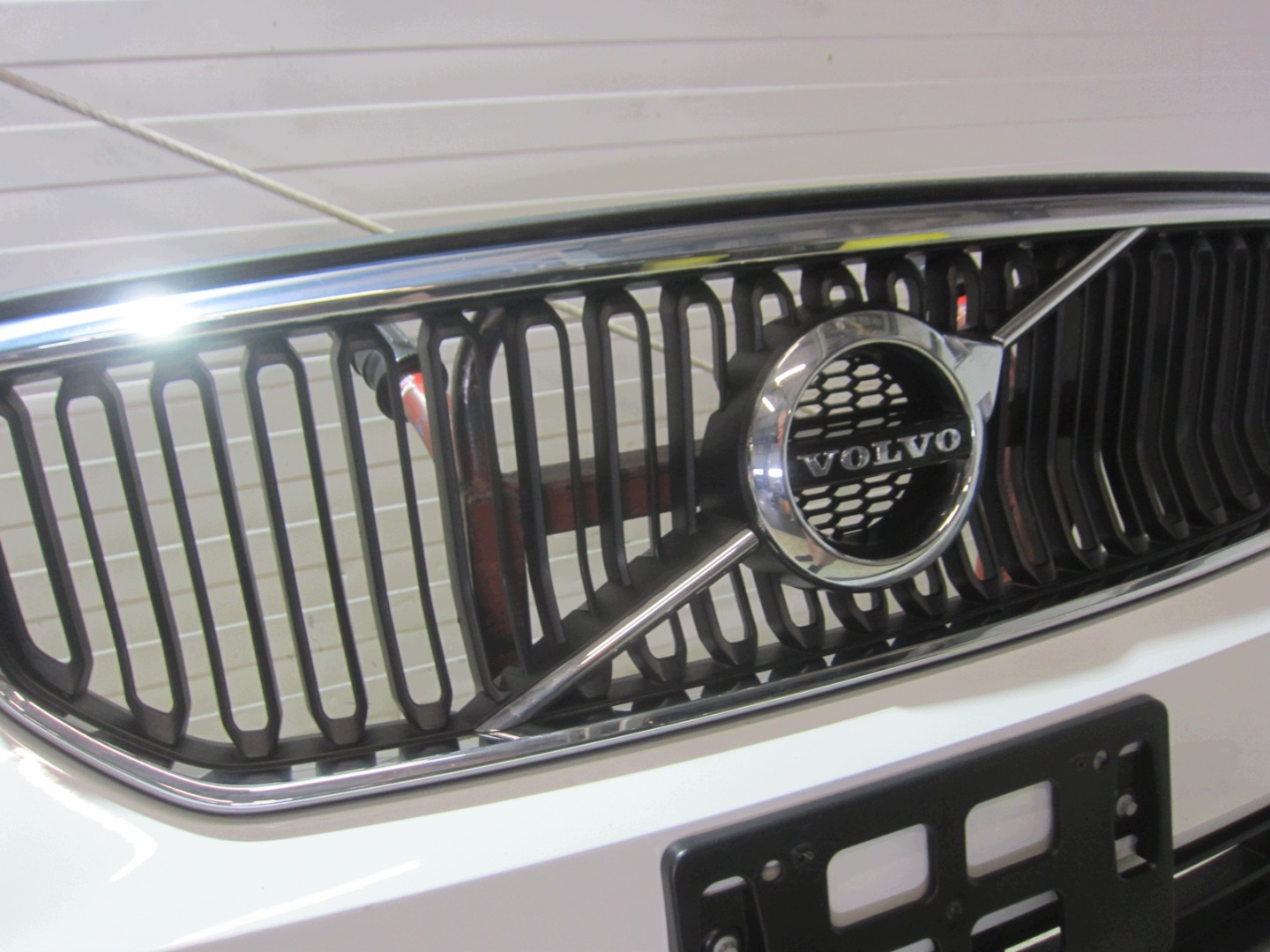 VOLVO XC40 XC 40 bumper 6PDC front front complete colour BIALY 614 #614