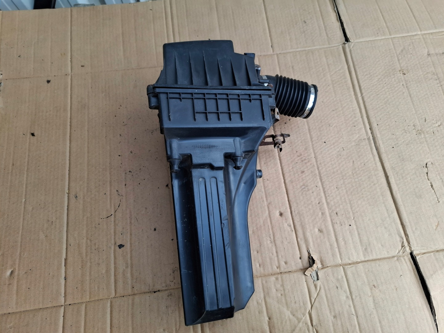 Gehäuse filter luft FORD FIESTA MK7 AV21-9600-AA 1.4 TDCI