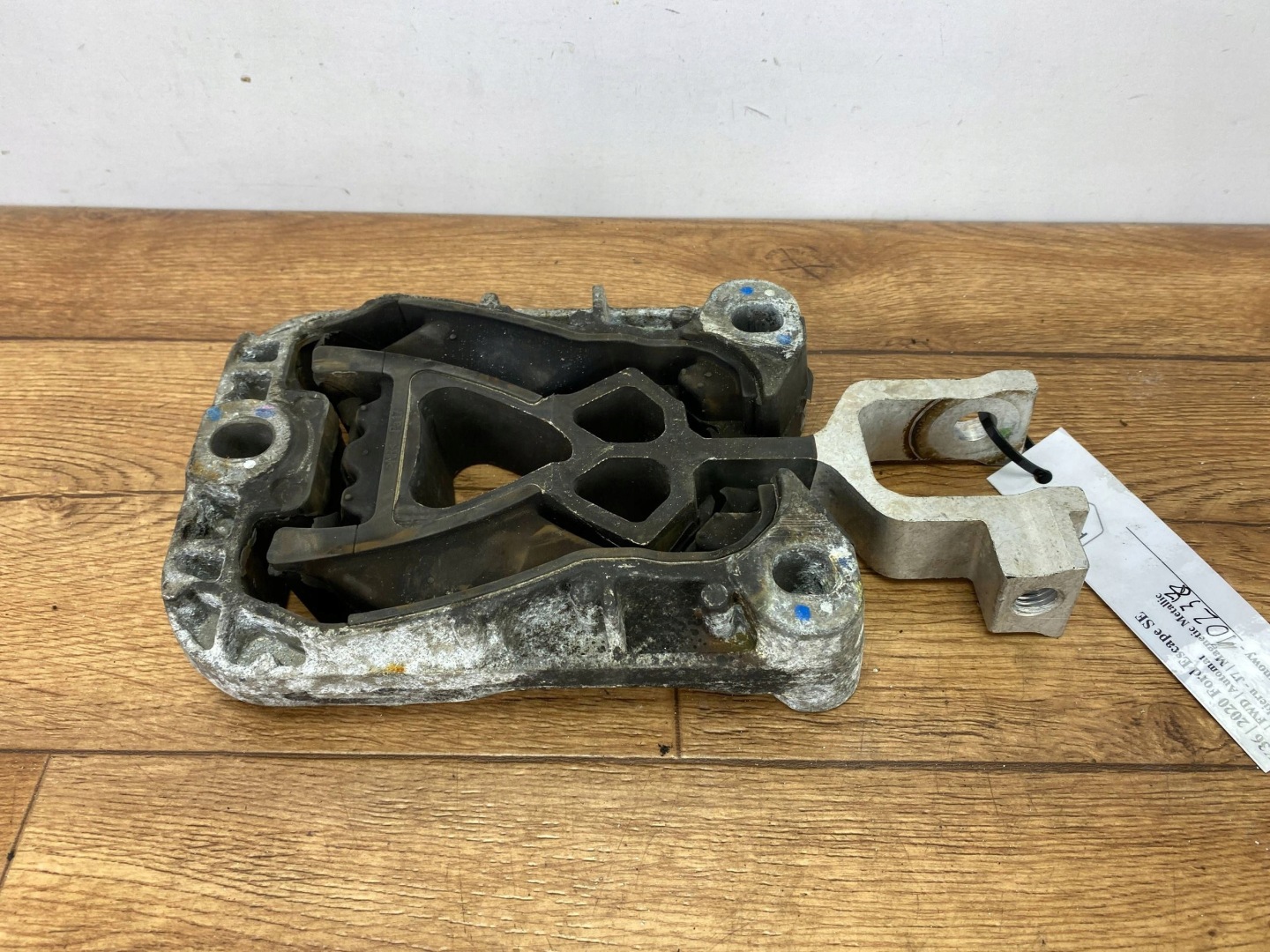 engine mount Ford Escape IV Kuga MK3 2020+