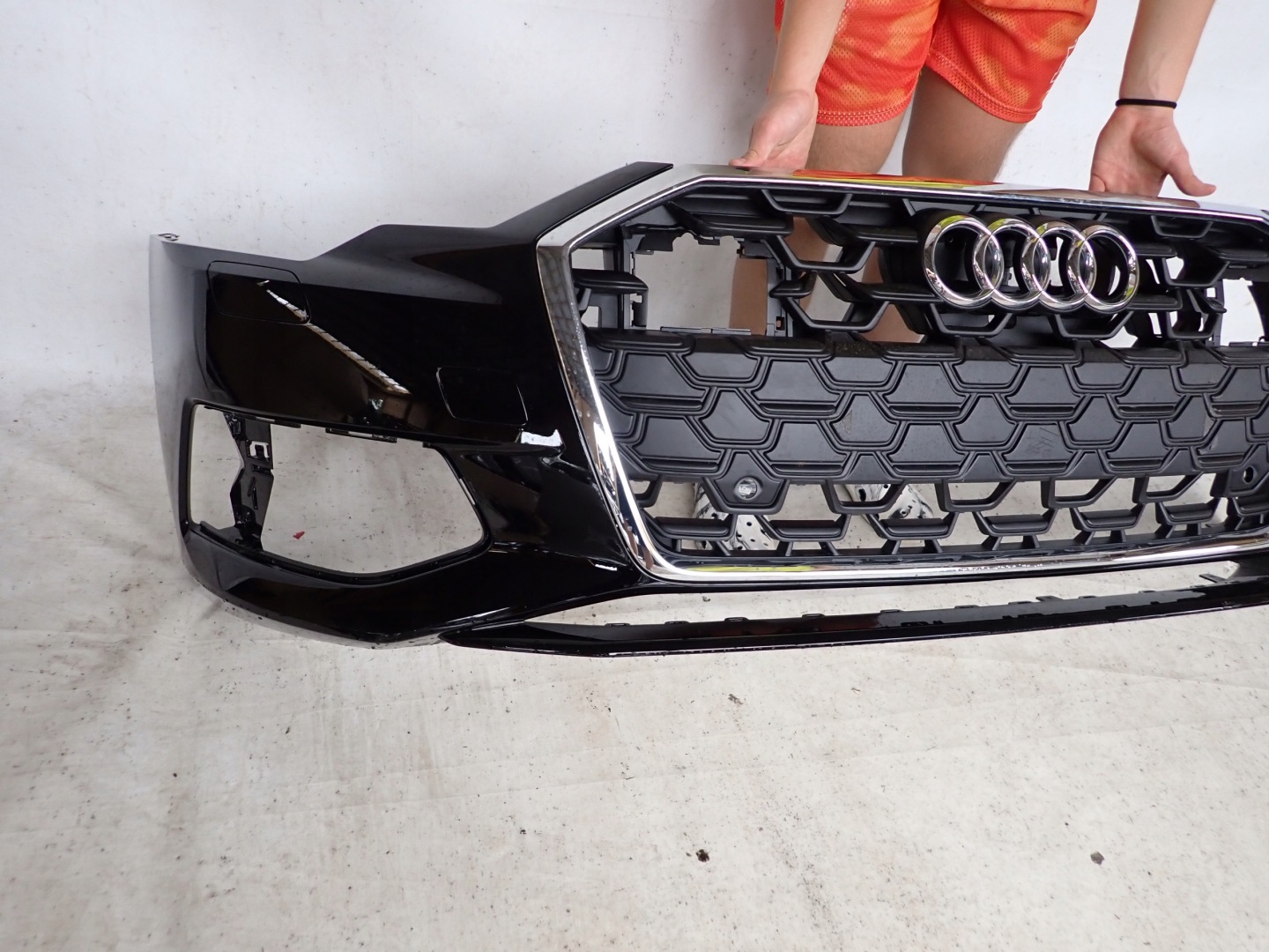 AUDI A6 C8 4K 18- bumper front front washer PDC 4K08074387