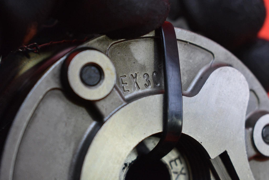 roue variable phases de la distribution échappement PEUGEOT 308 1 et T7 1.6 VTi 120 KM 07