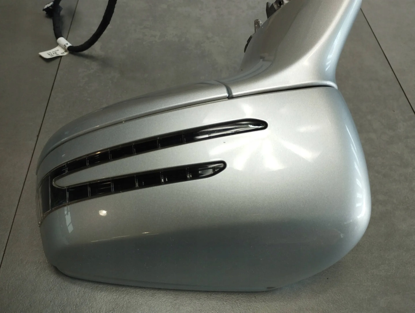 Mercedes-Benz CLS C218 mirror left 10+8 vertical 775 UK
