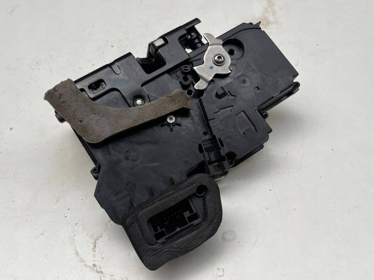 AUDI A6 C8 lock door right rear part 4K0839016Q @M