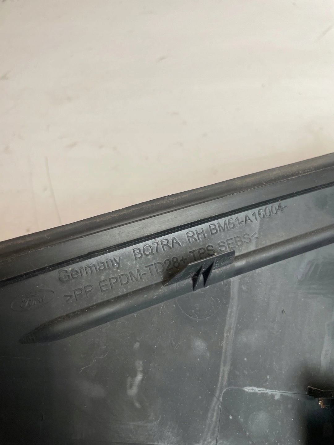 Couvre trojkat de couverture Aile Droite Avant Ford Focus MK3
