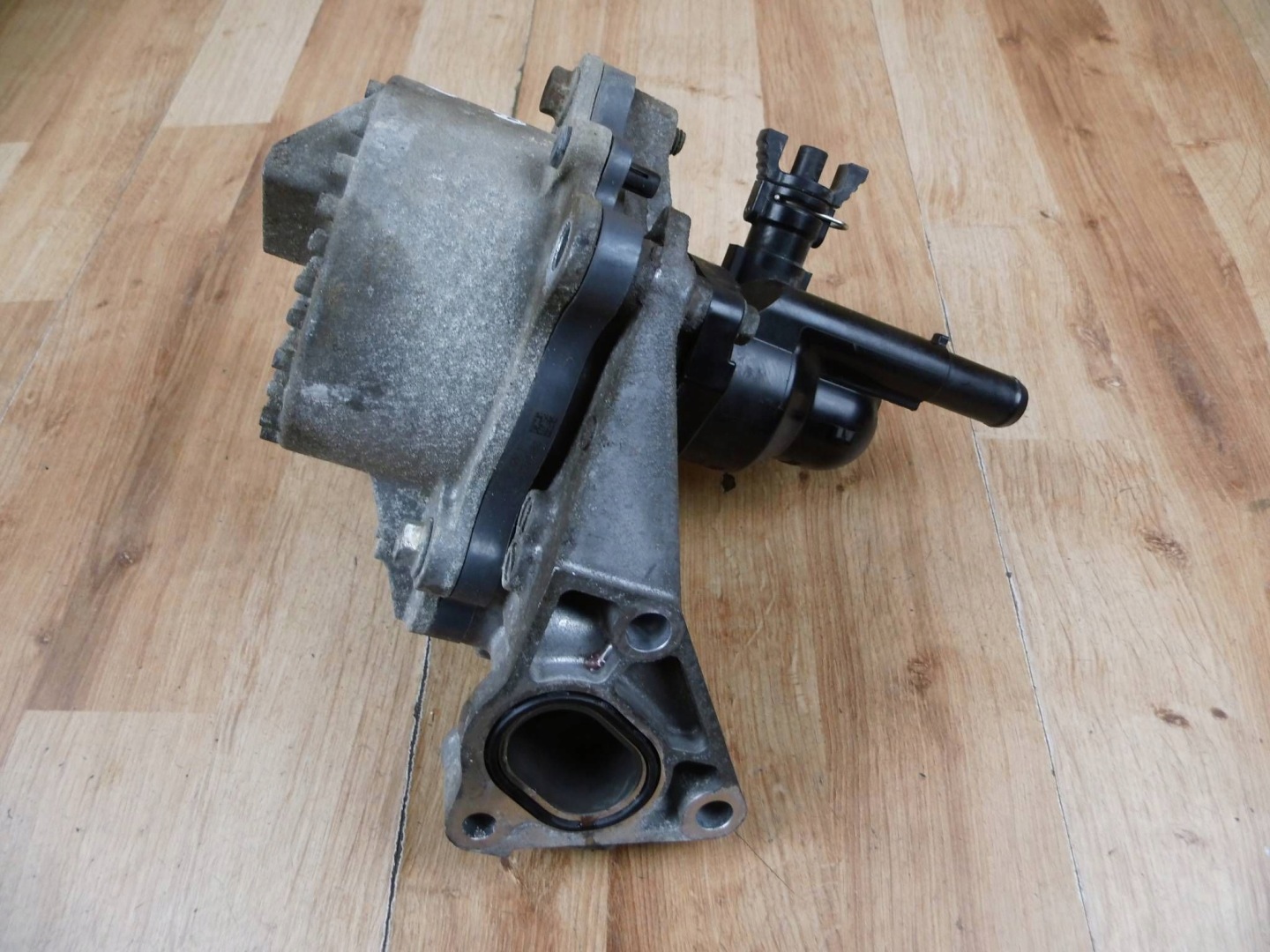 Toyota Corolla E21 Prius Auris 1.8 HYBRID water pump electrical