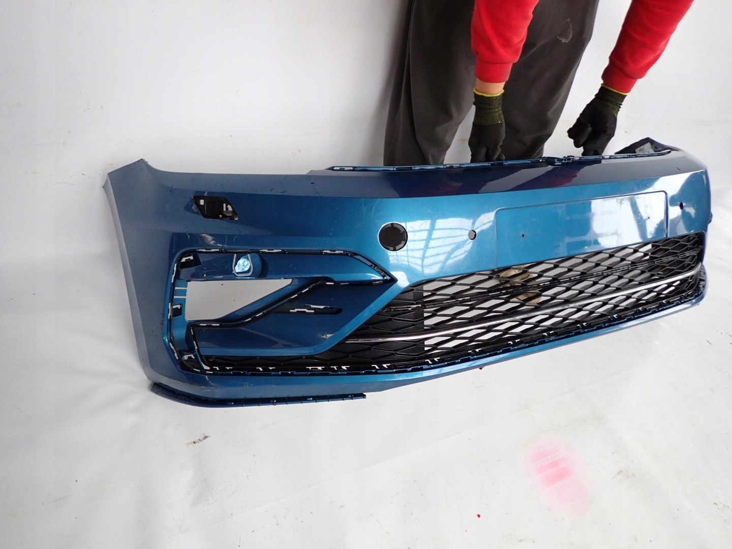 VW TOURAN 5TA R-LINE 15- bumper front front grid 5TA807221M SPR 4XPDC