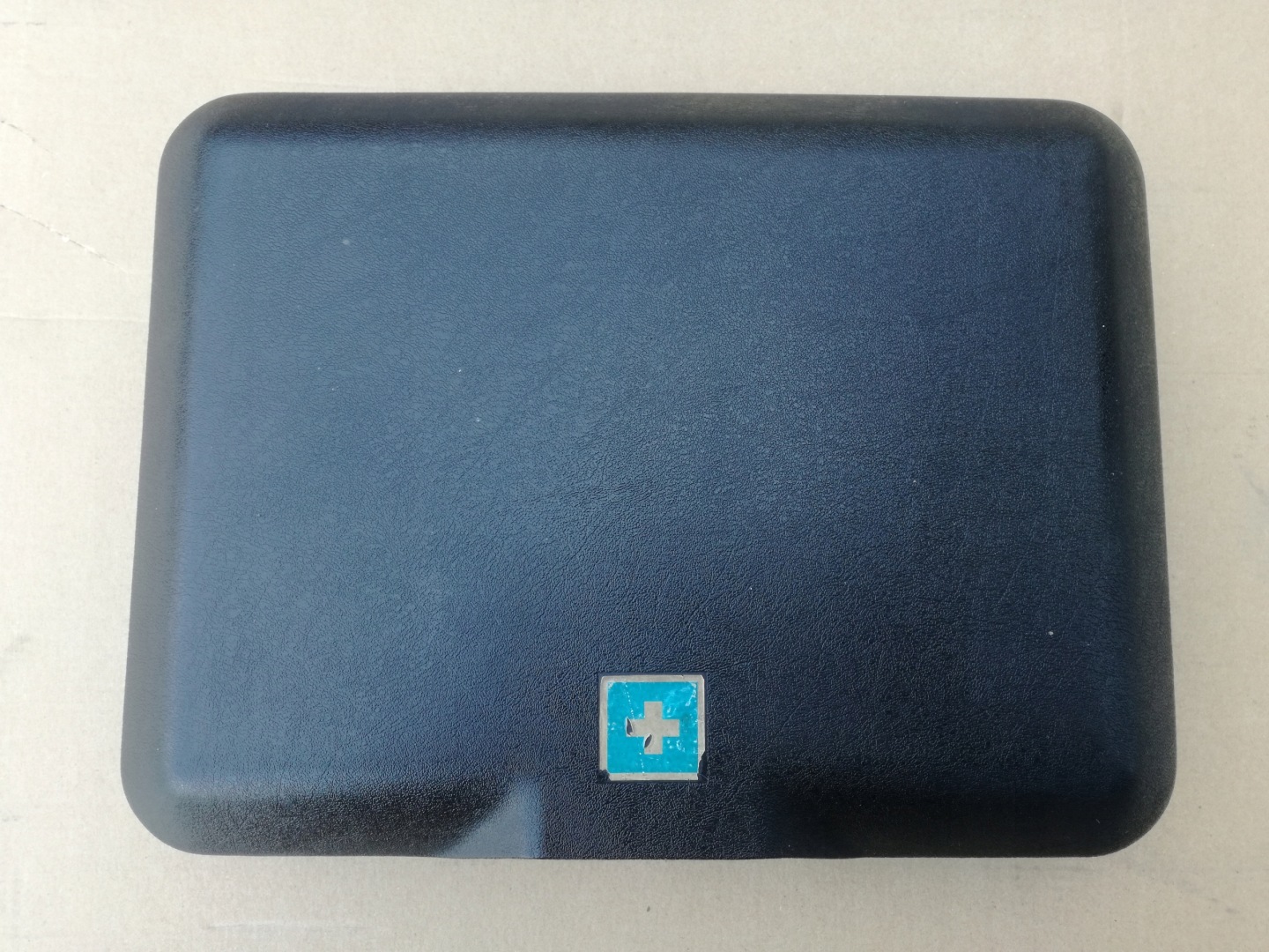 obal APTECZKI MERCEDES W123 cierna 1238650353