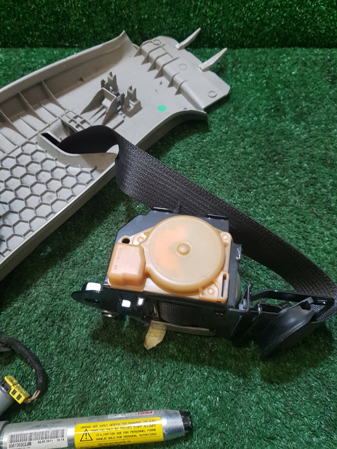 dashboard instrument panel OPEL INSIGNIA 13270401