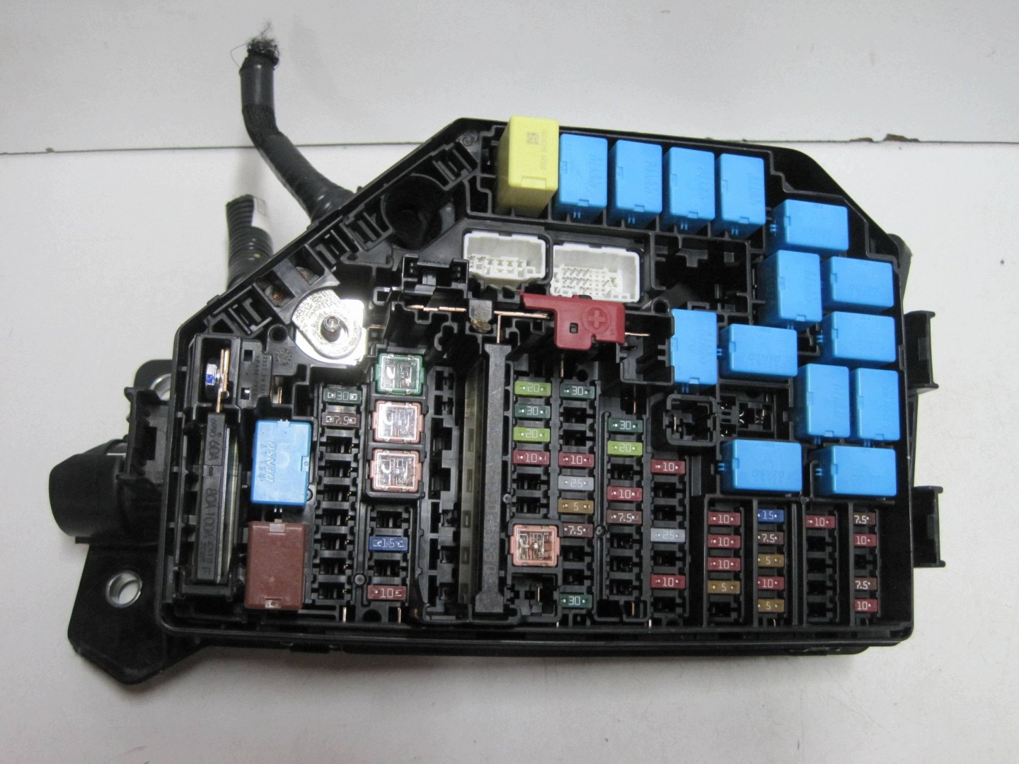 fuse box complete TOYOTA COROLLA CROSS 8266216310