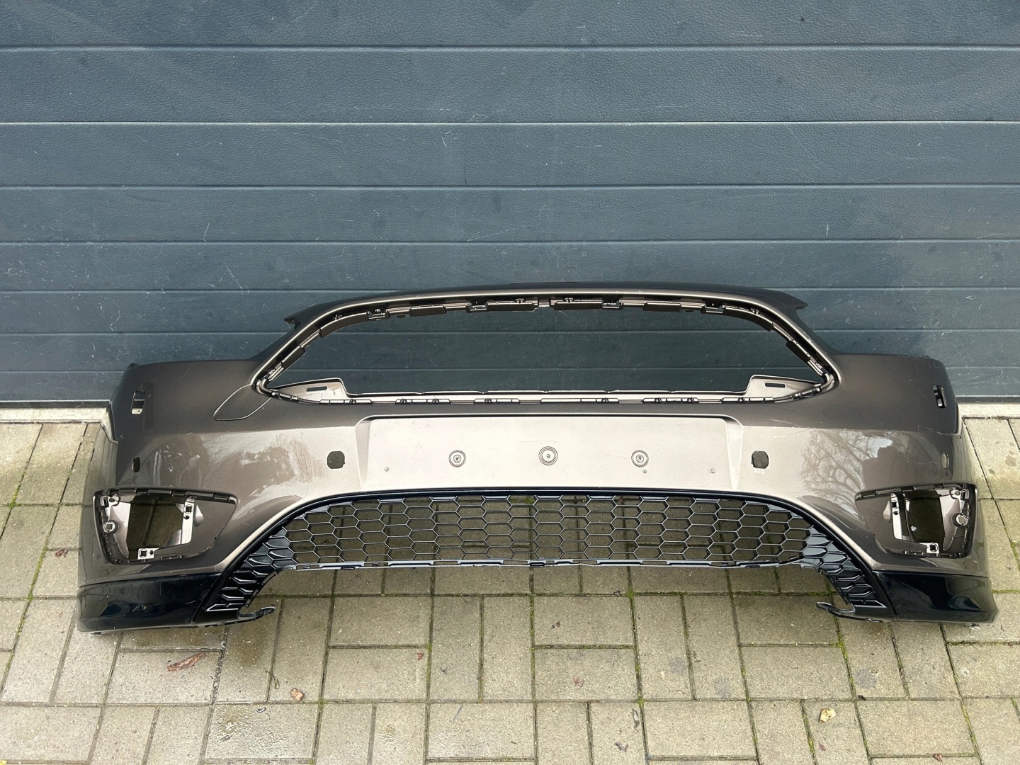 FORD FOCUSK MK3 MK 3 14- ST LINE NÁRAZNÍK PREDOK PREDNÝ