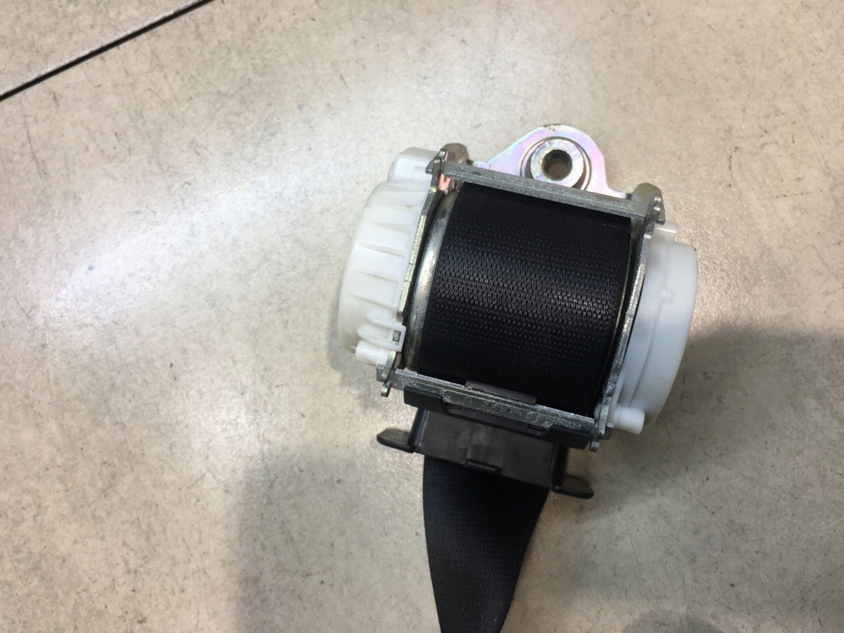 tension belt safety right front BMW 1 E87 33059849