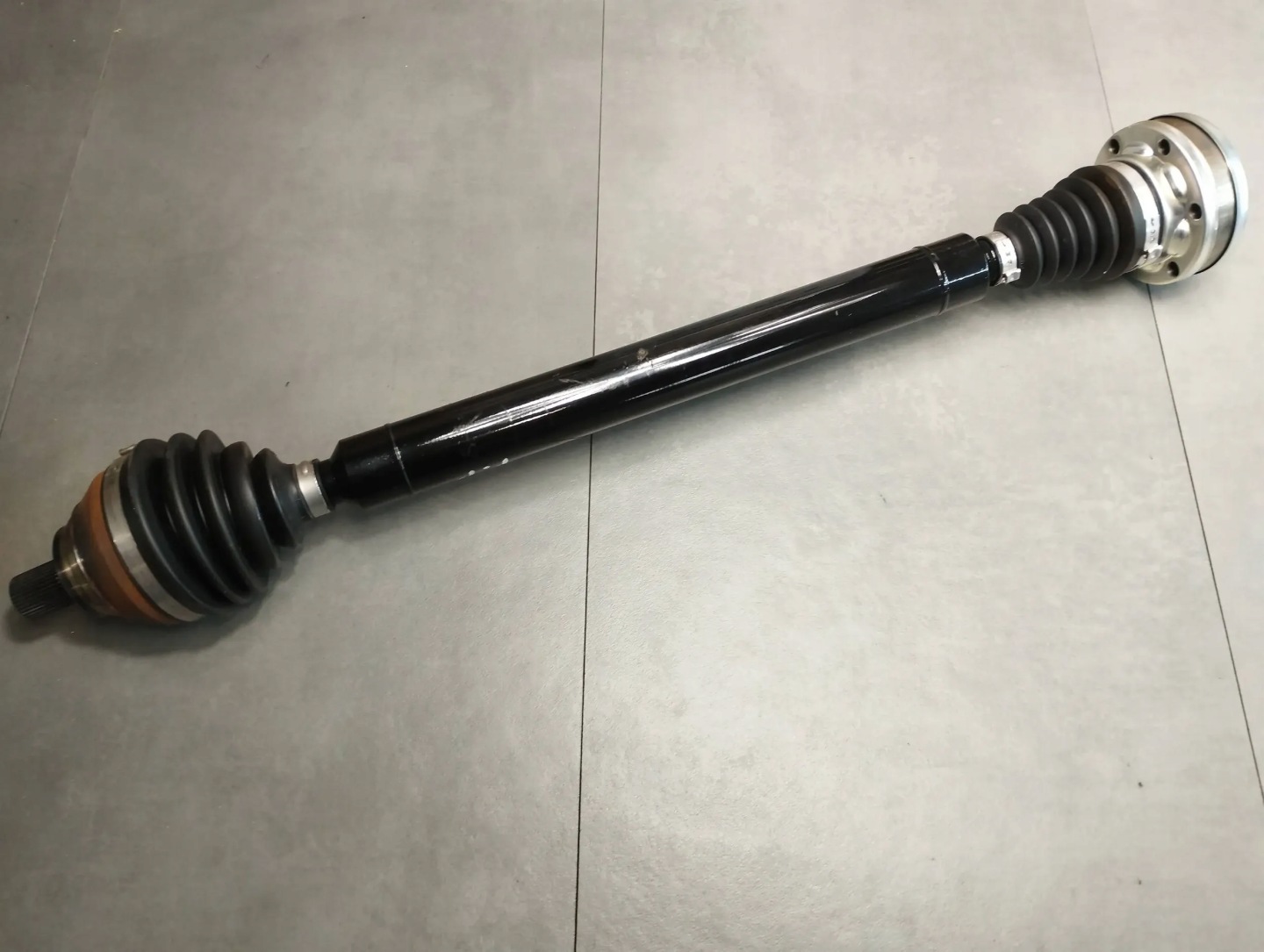 Audi Q3 F3 83A semi-axis right 5K0407272A