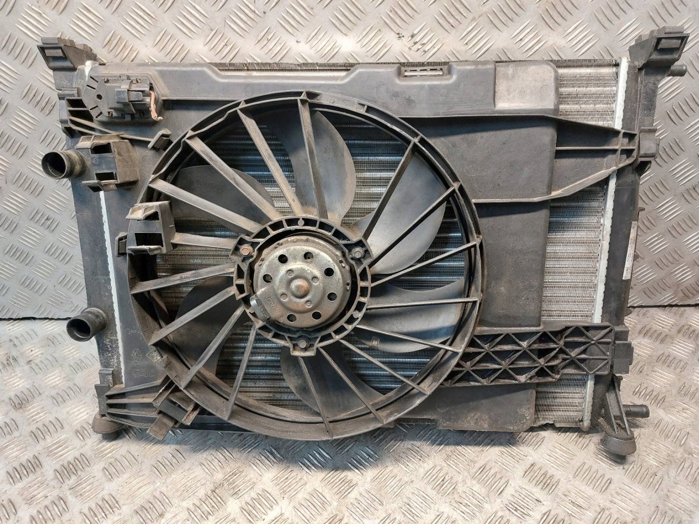 chladič vody + ventilátor RENAULT SCENIC II 1.9 DCI 63769