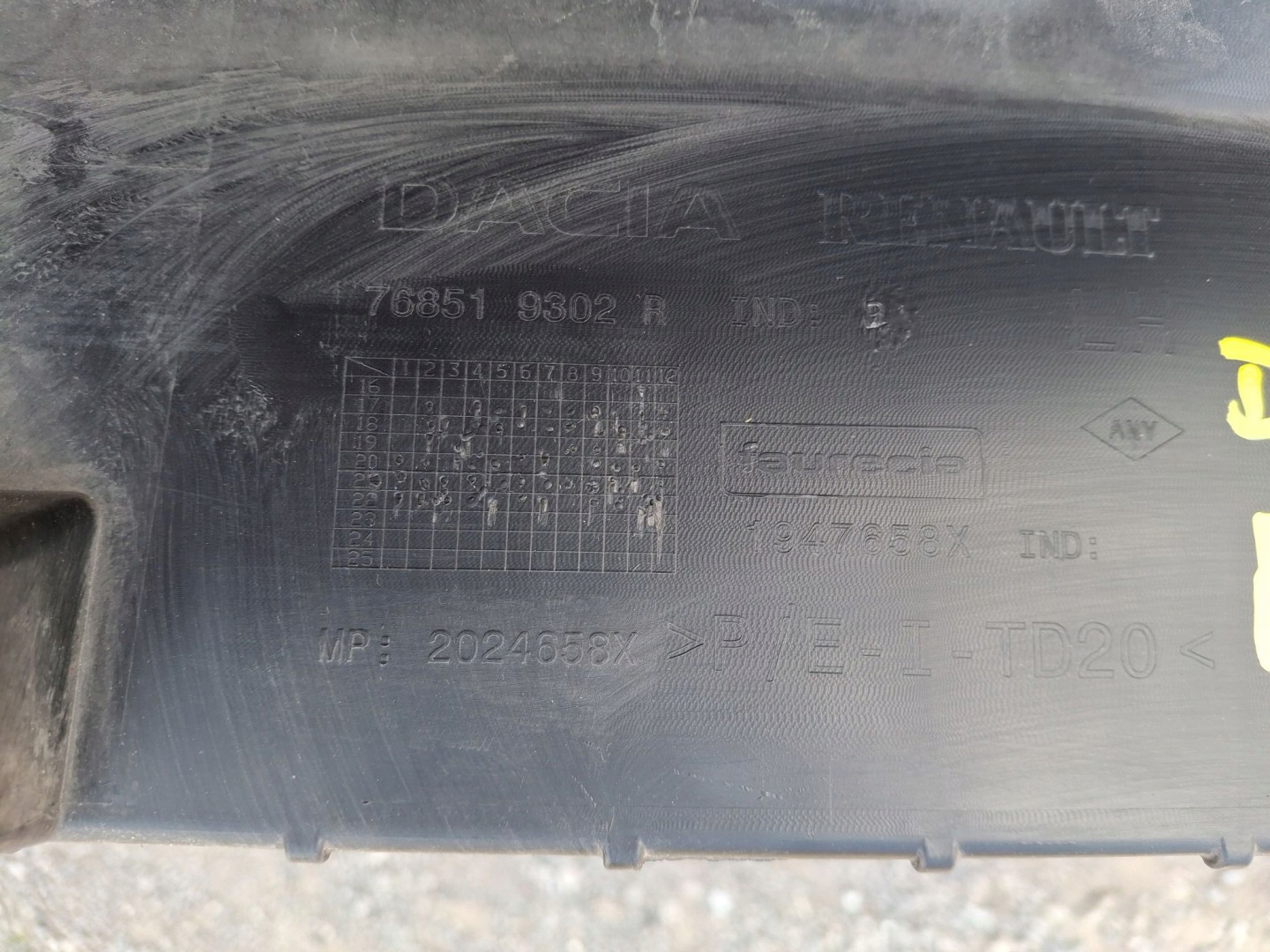 moulding threshold threshold left DACIA DUSTER II 2017R->