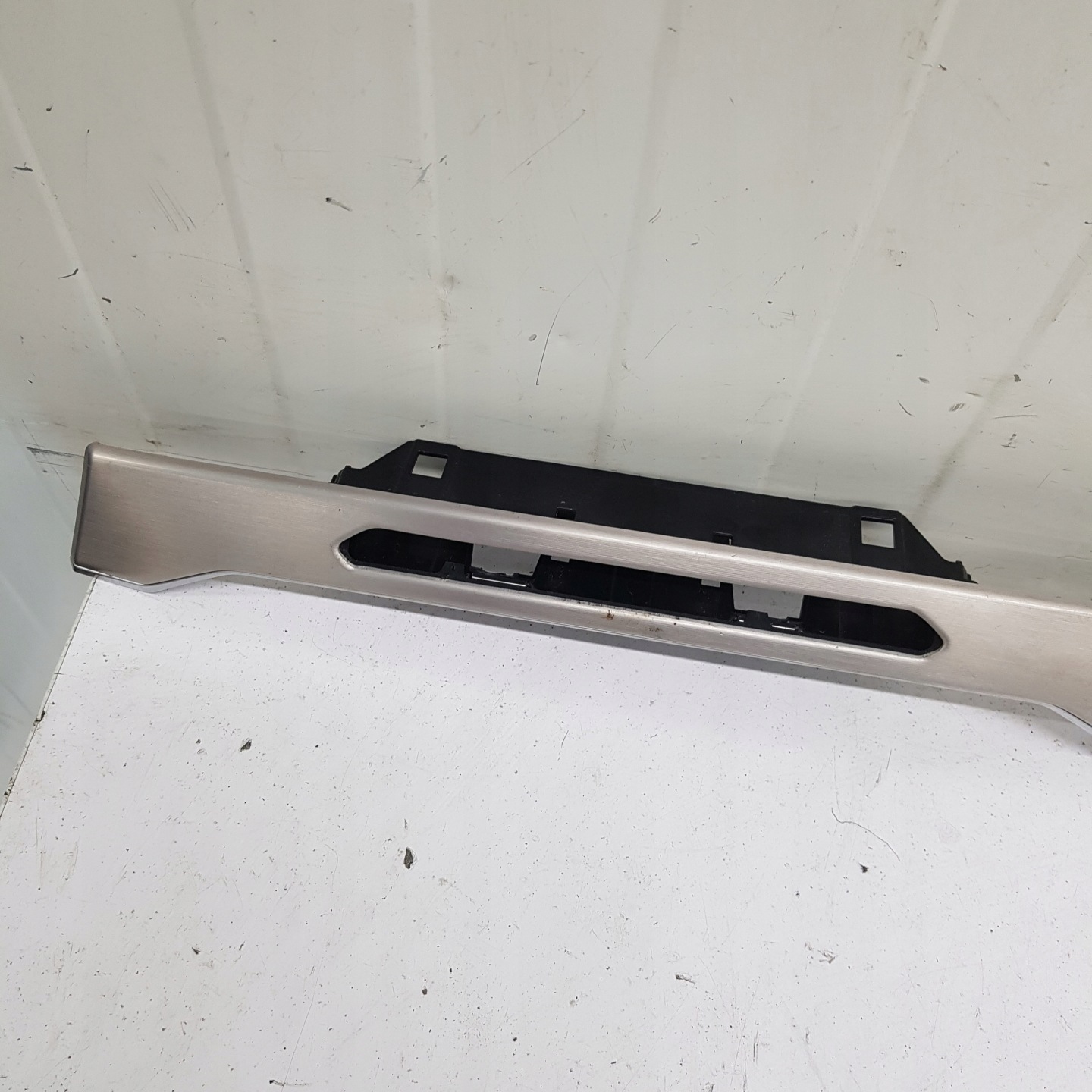 Moulage DEKOR Console VOLKSWAGEN PASSAT B8 3G1853770A