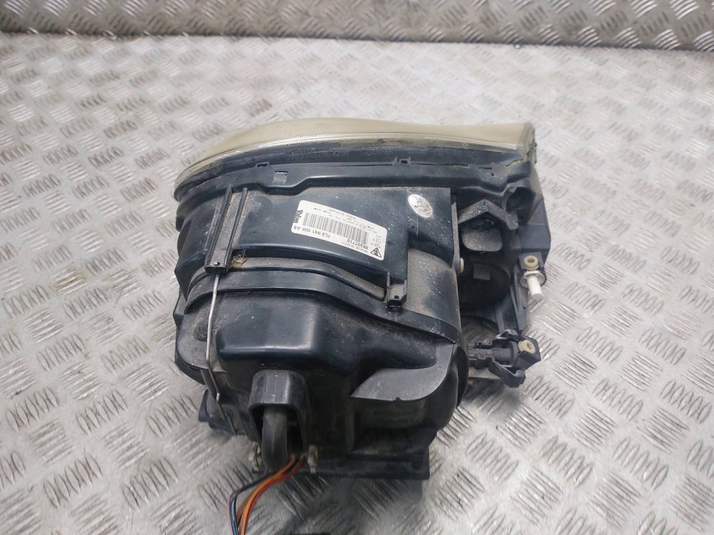 light left front PORSCHE CAYENNE and UK 7L5941005AS