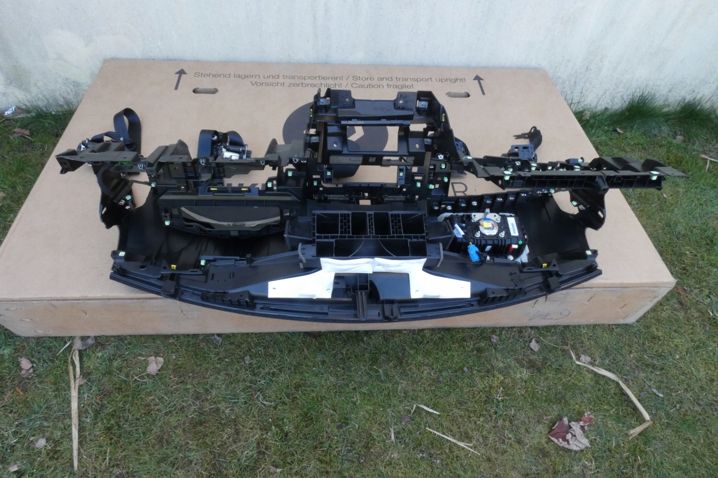 Citroen DS9 dashboard instrument panel cockpit airbags tension belts original