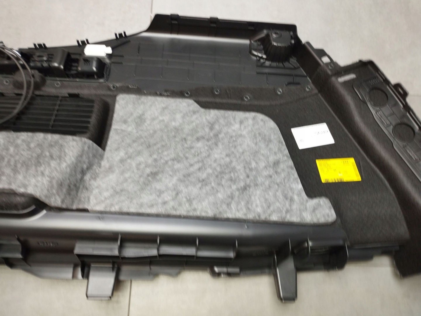 Audi A5 B10 KOMBI boot upholstery right 8B9863880A