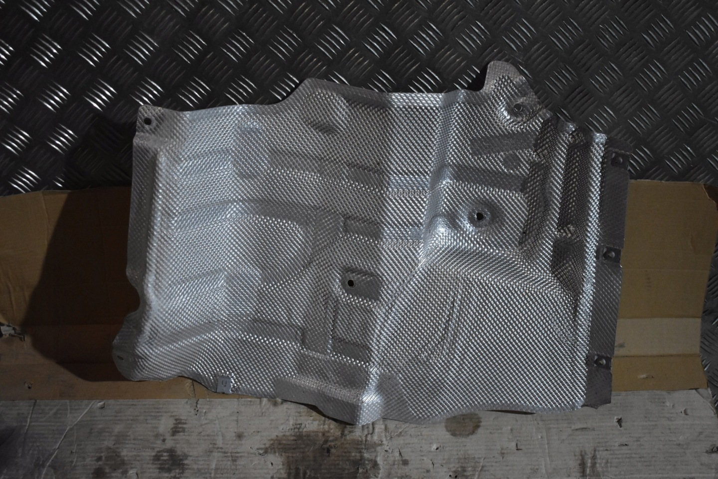 IDEALNA Blende Abdeckung TERMICZNA MERCEDES W206 1