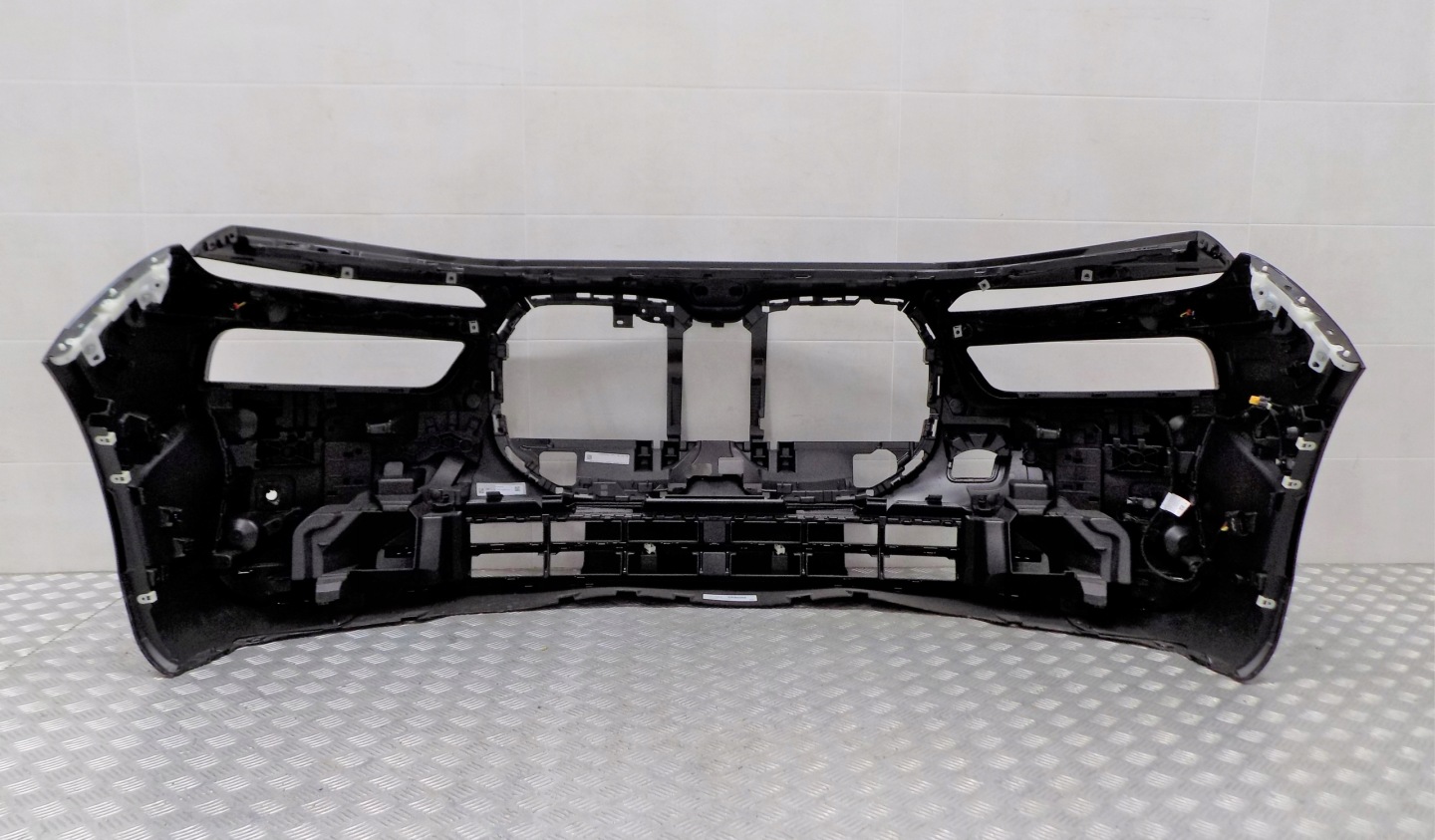 BMW 7 G70 front bumper PROD 475 6PDC
