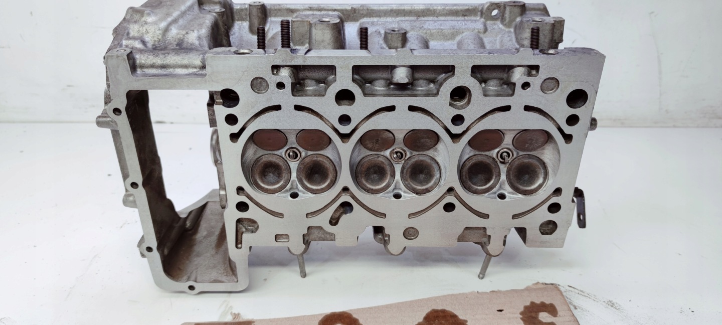 head. right AUDI A4 A5 A6 A7 3.0 TFSI 06E103404K