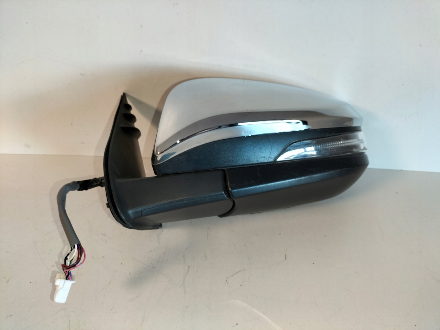 mirror left electrics TOYOTA HILUX VIII 15