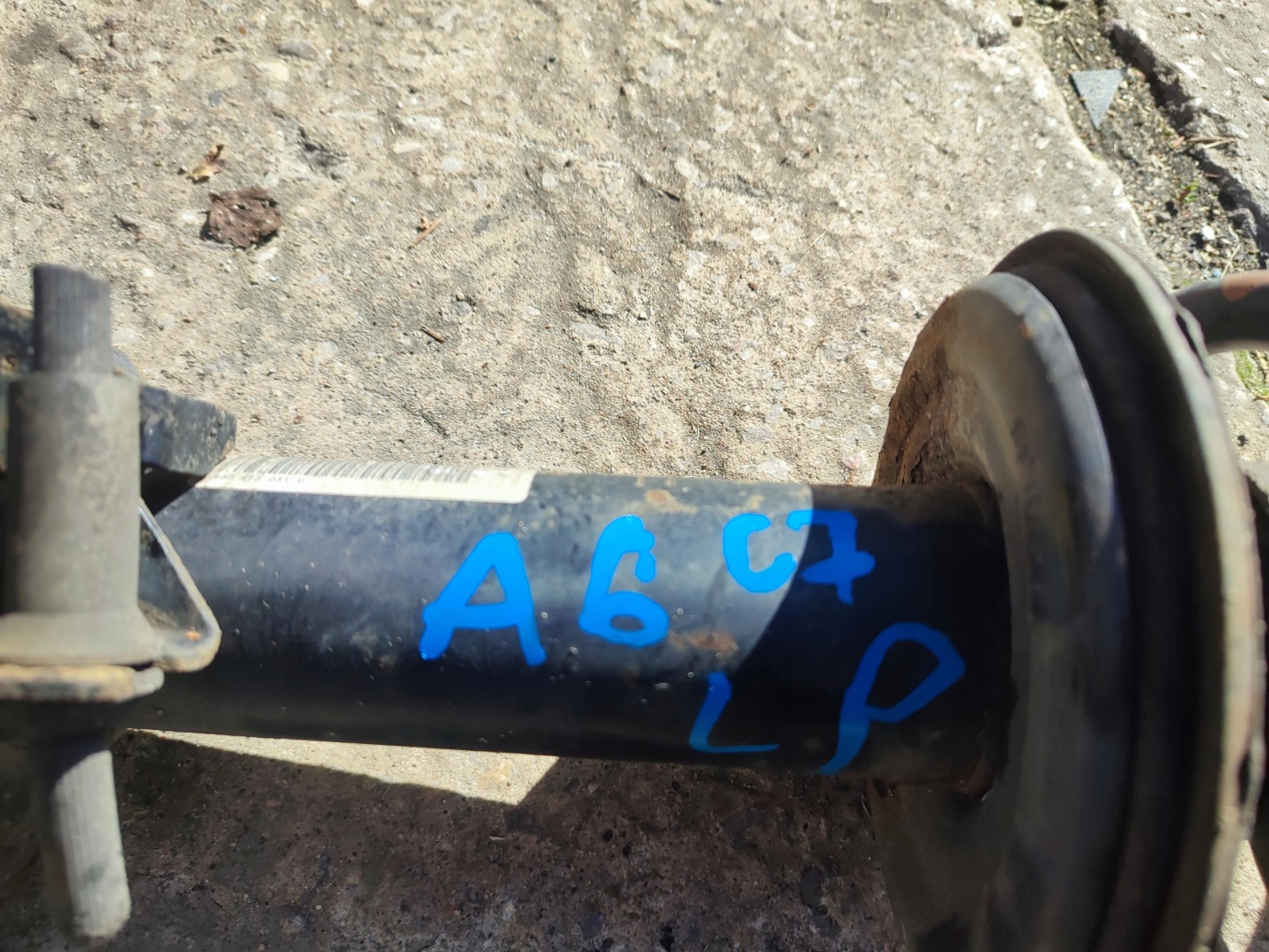 shock absorber front left AUDI A6 A7 C7 4G0031M