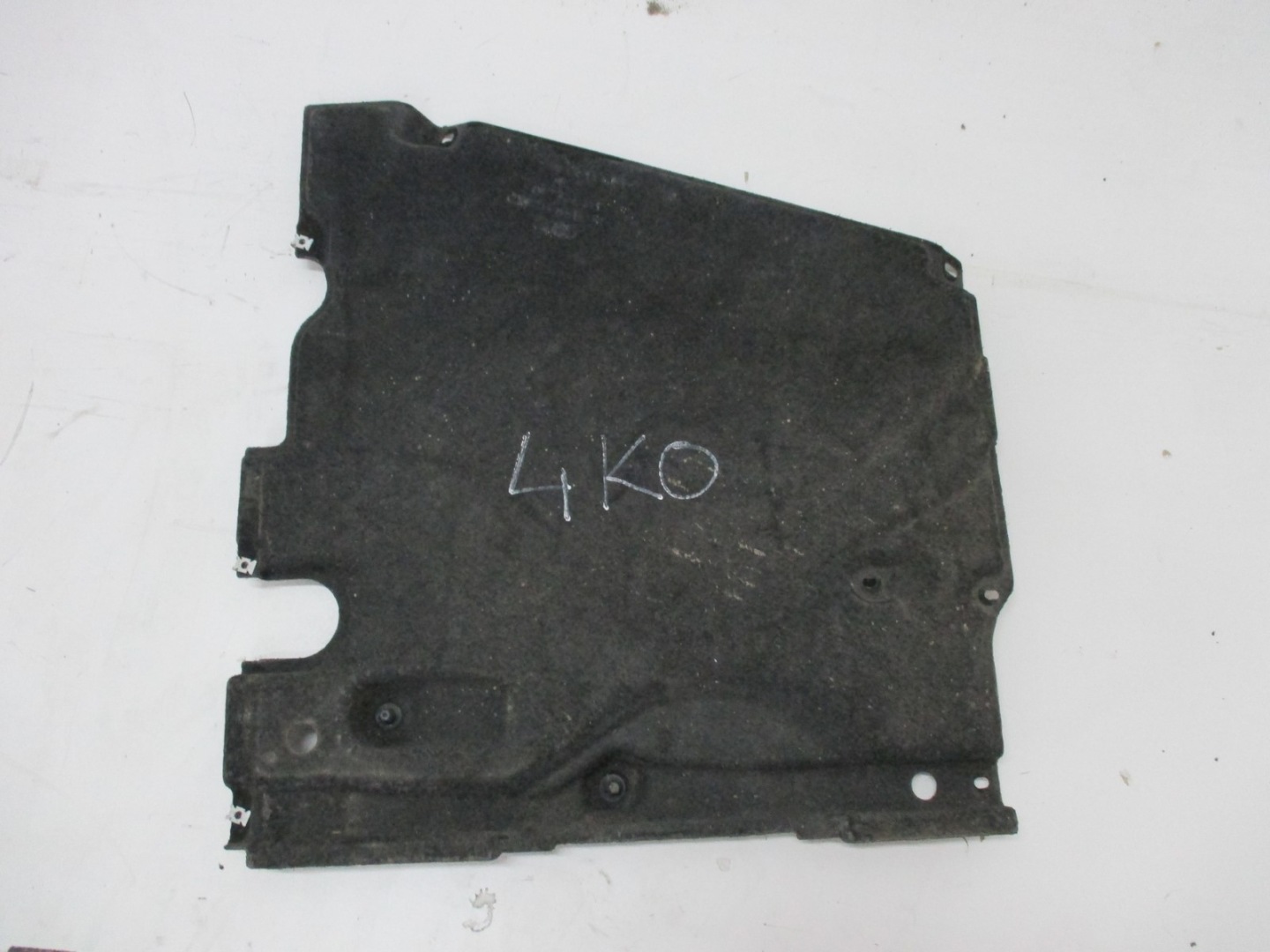 abdeckung Blende Abdeckung Unterfahrschutz AUDI A6 4K0 4K0825216