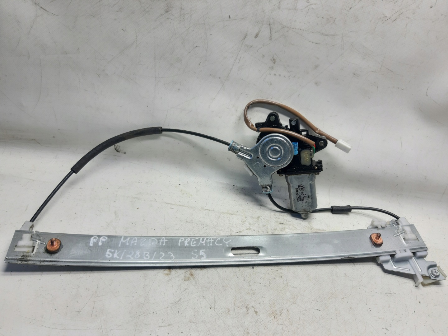 window regulator right front elek. Mazda Premacy and