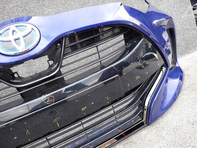 TOYOTA YARIS IV nárazník přední předek
