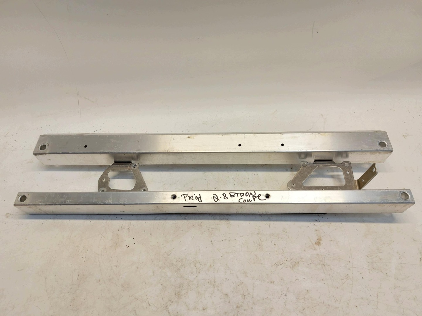Audi Q8 E-TRON SportBack 4KE sider brace front front oryg 4ke805341b
