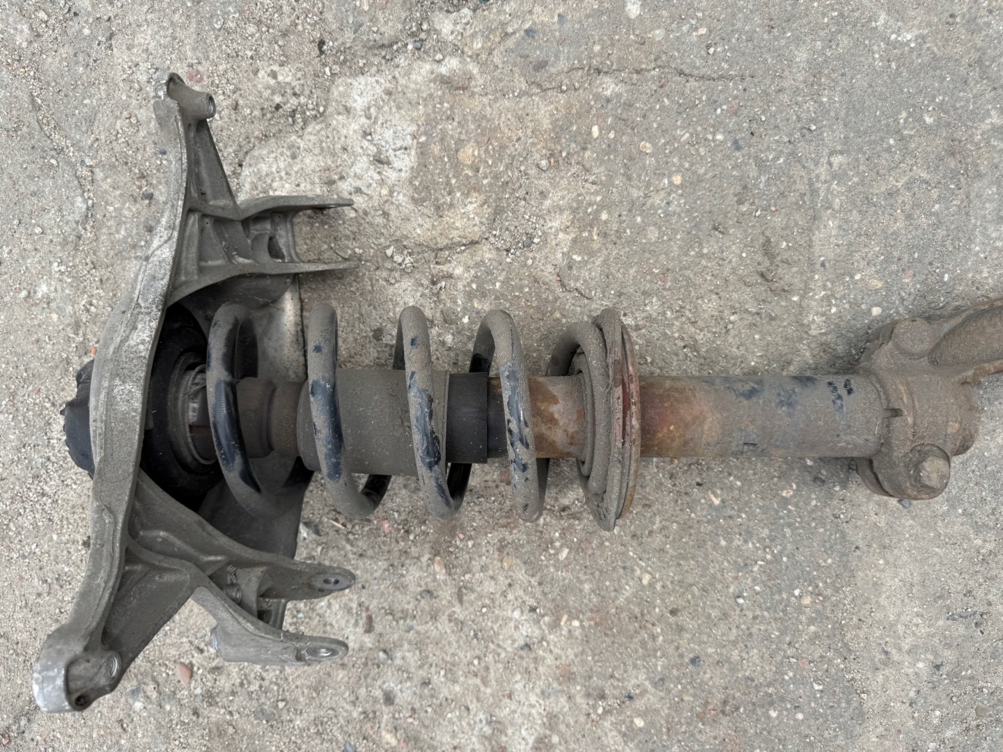 AUDI Q5 8R 2.0 TDI shock absorber right front front