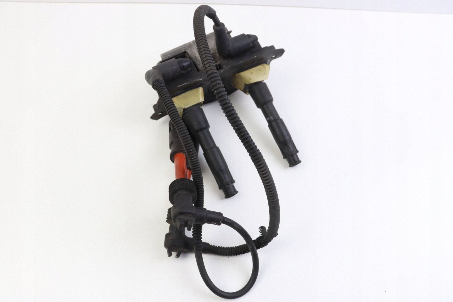 AUDI A4 B5 coil ignition 1.8 replacement DLA 058905105A