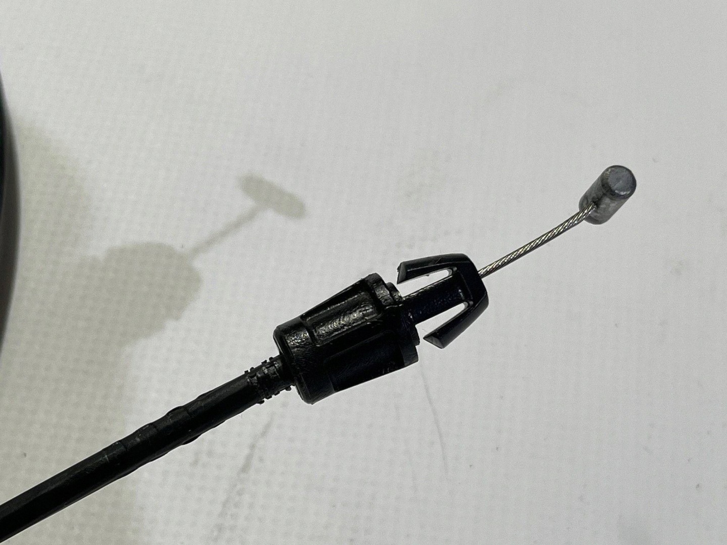 Câble pour l’ouverture du capot pokrywy Moteur Dodge RAM 1500 2013-2018