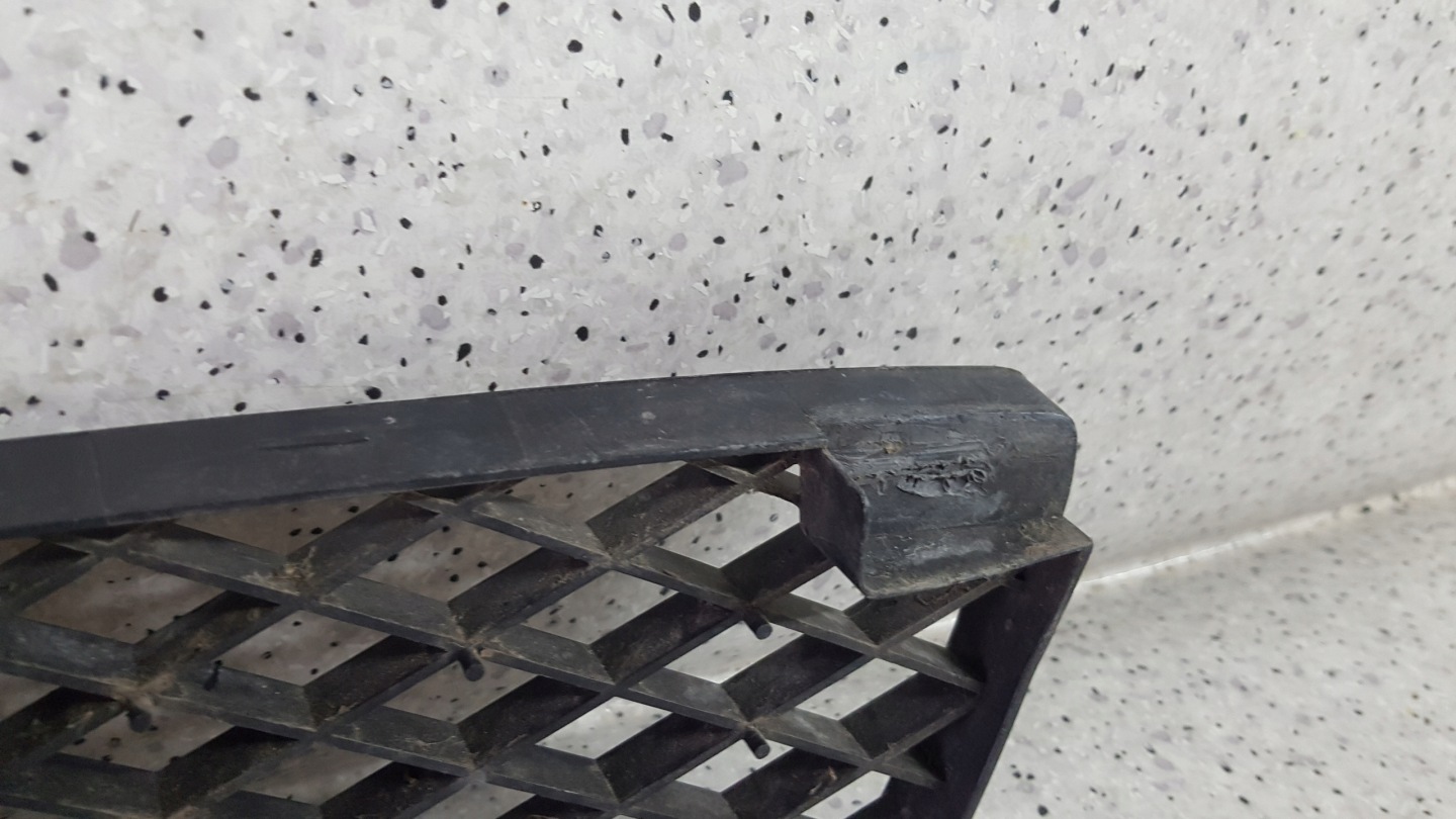 MAZDA 323 BJ 2000- grill grille + grid 2217