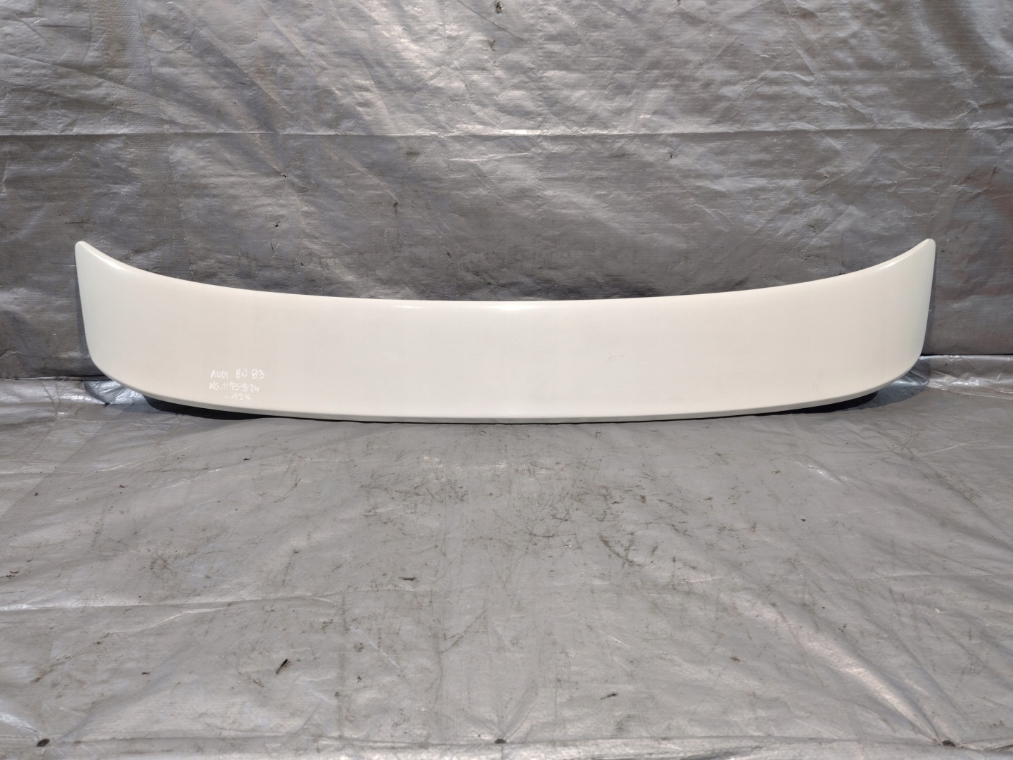 Lotka spoiler kufru Audi 80 B3 sedan