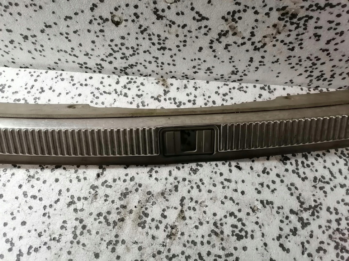 AUDI A4 B7 KOMBI cover of the threshold boot 8E9864483C