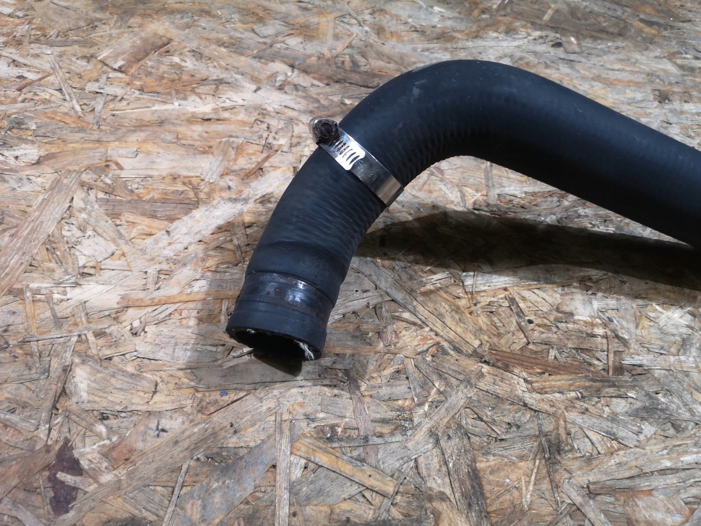 hose radiator upper Ford Expedition F150 5.4 07-14