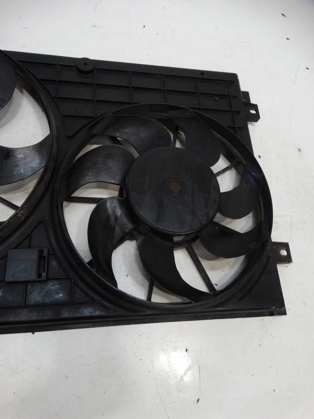 ventilátor chladiče VW 1K0121207T