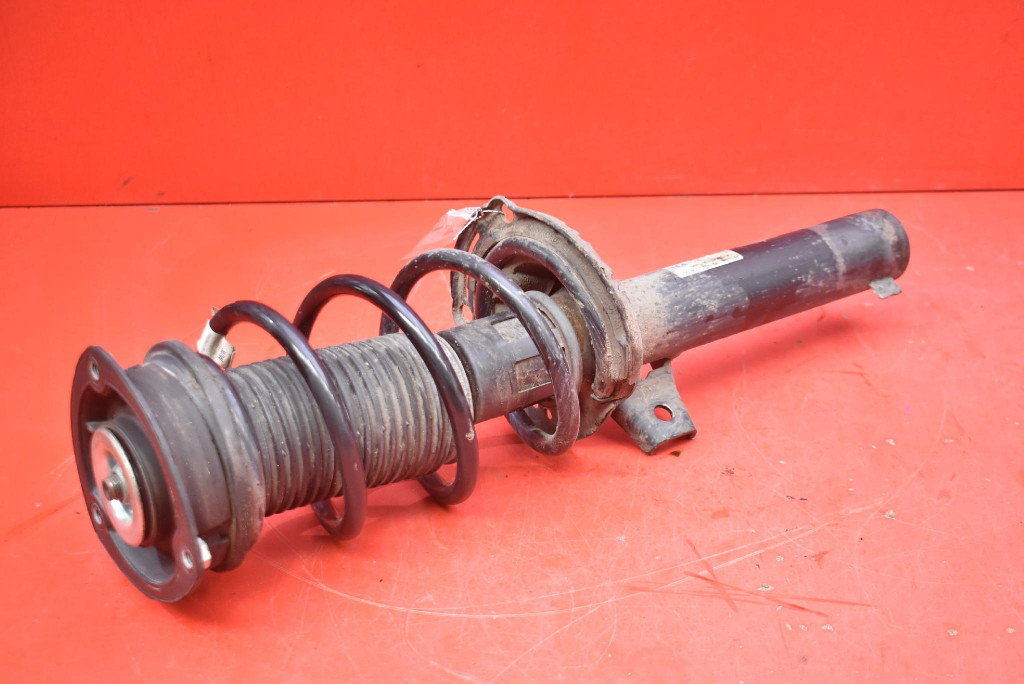 shock absorber right front 3Q0413031BN VW PASSAT B8 2.0 TDI 150 KM 14-20