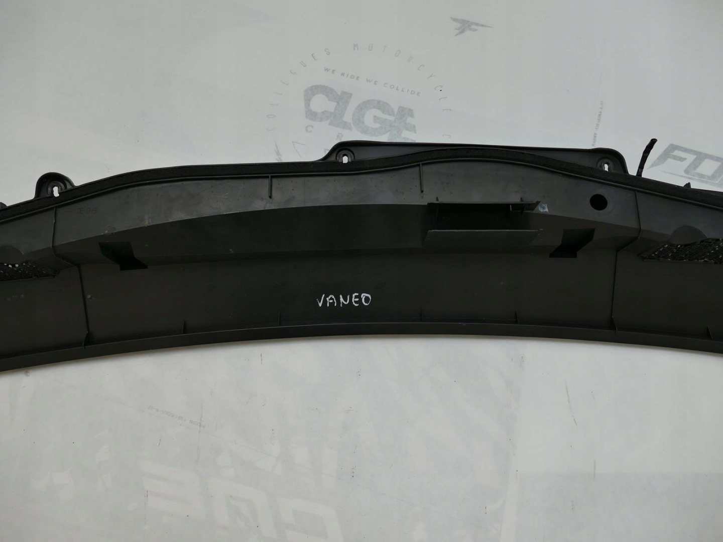 MERCEDES VANEO W414 torpedo cover under the window