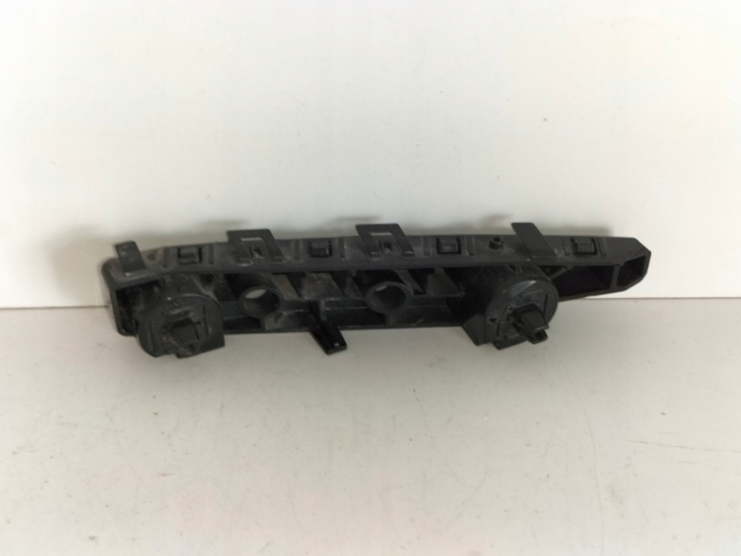 support holder of a bumper front left NISSAN PULSAR 14