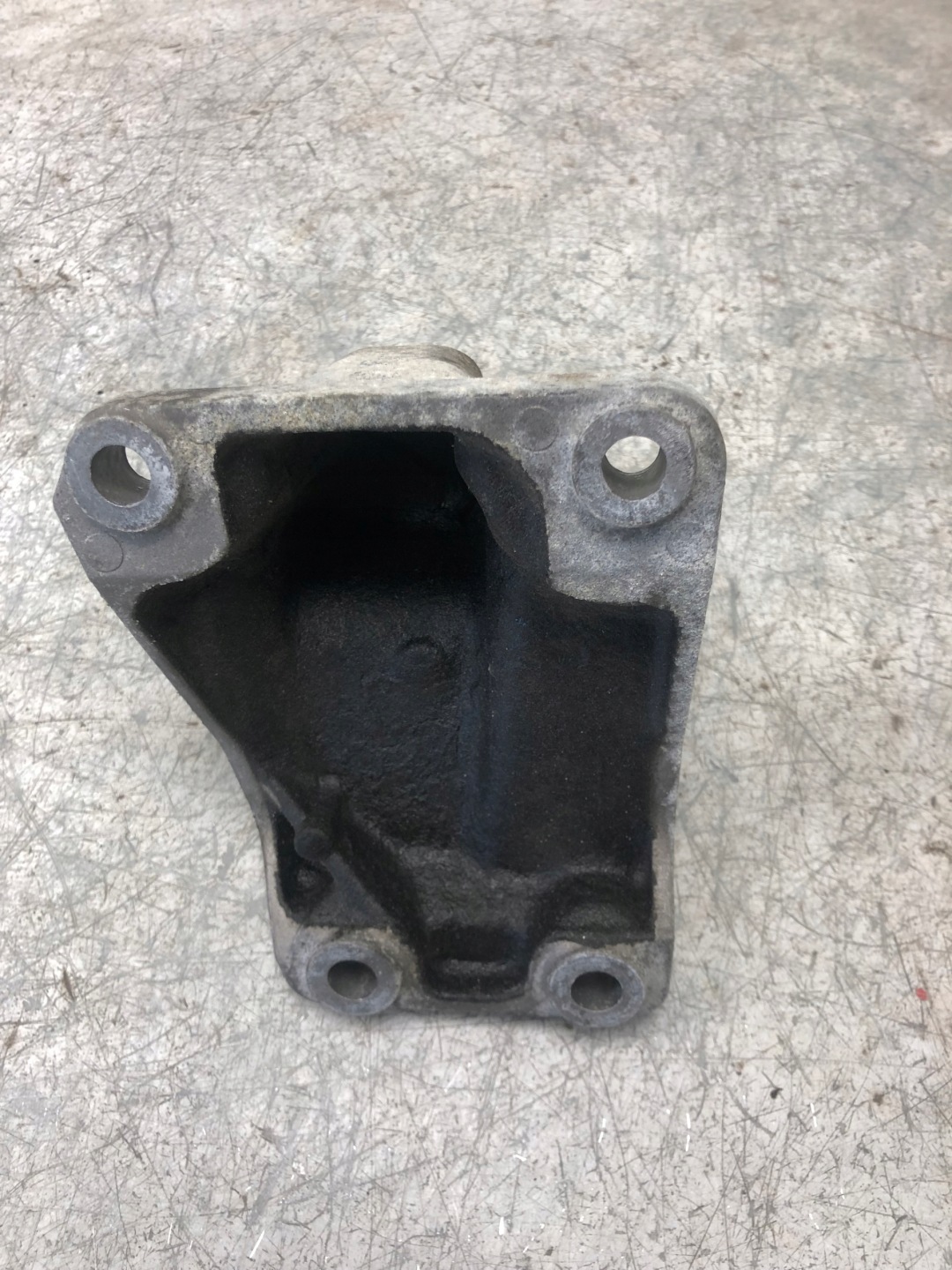 console engine mount BMW F20 6788612