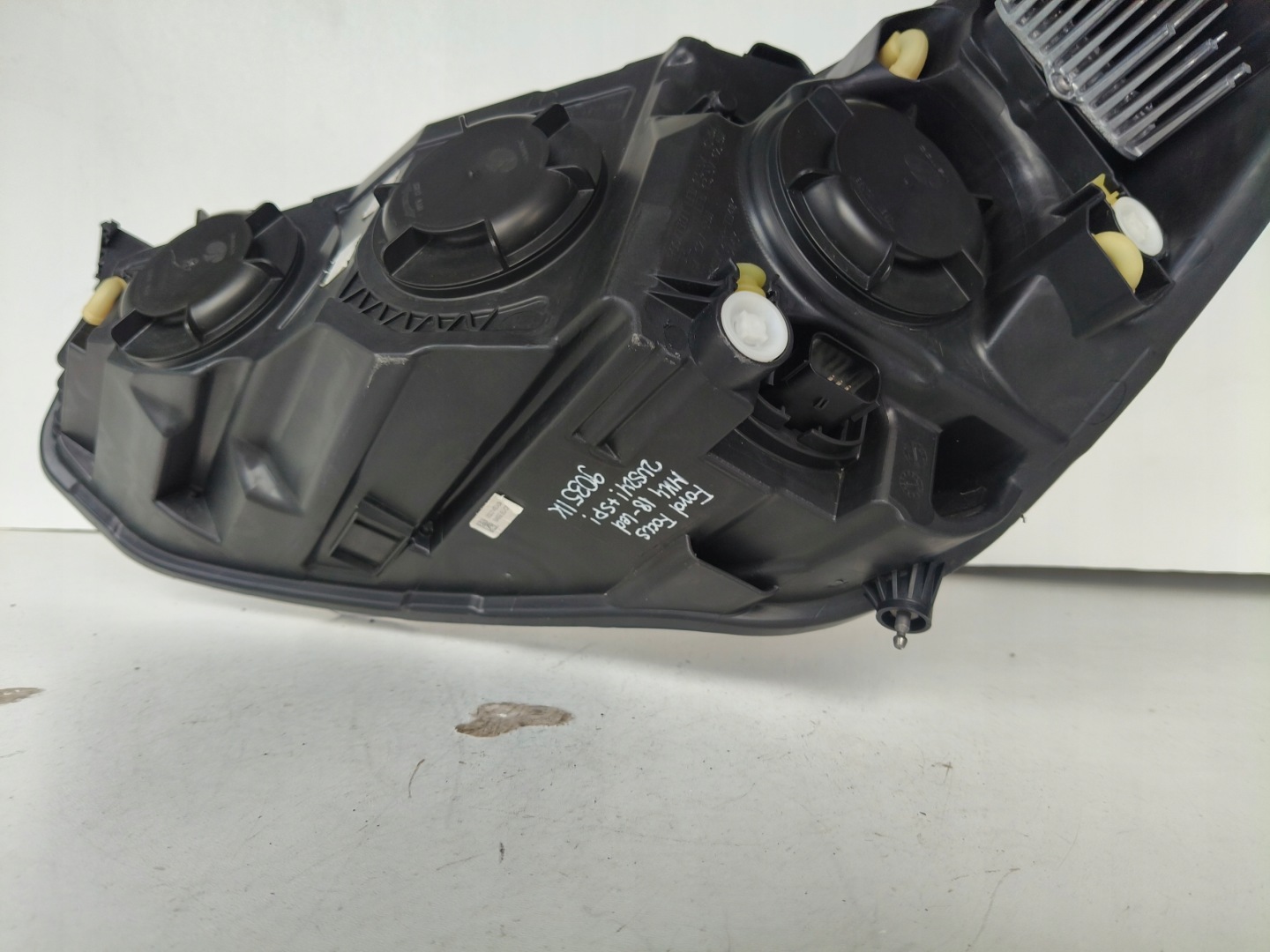 light right REFLEKTOR FORD FOCUS MK4 18- LED