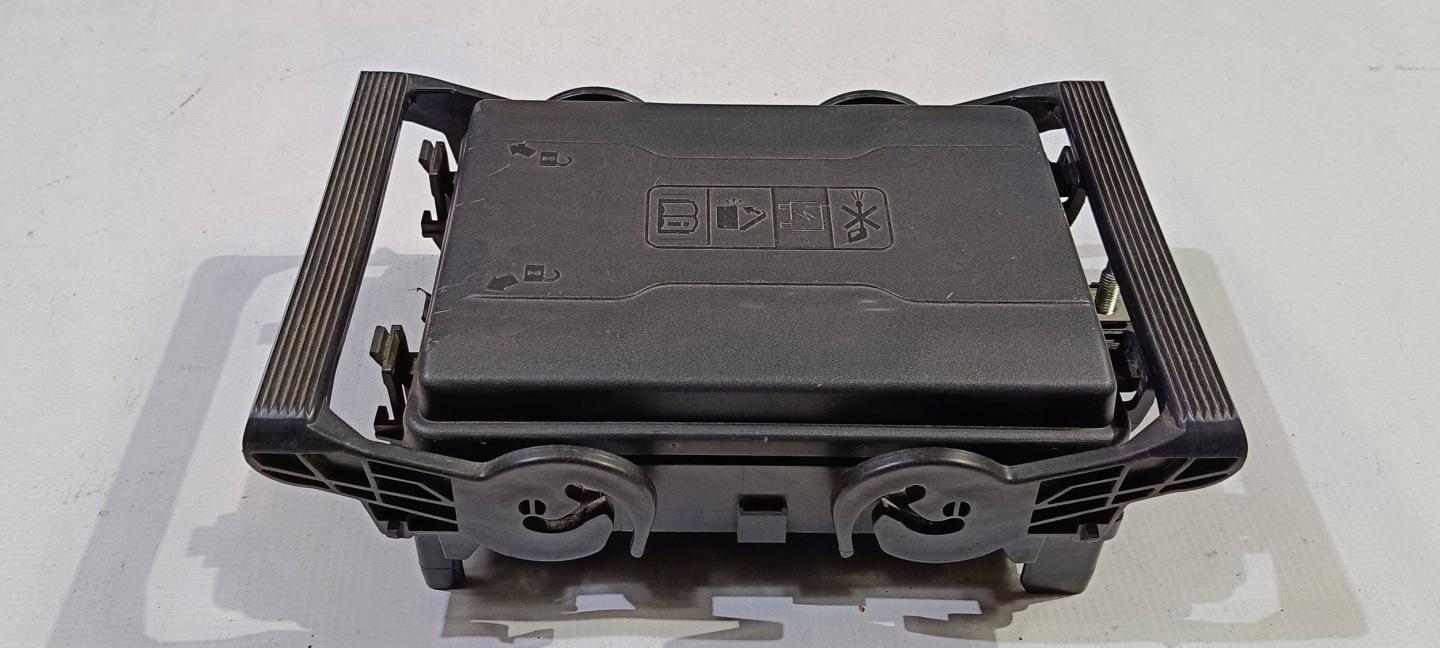Module fusibles Chevrolet Corvette C7 2014