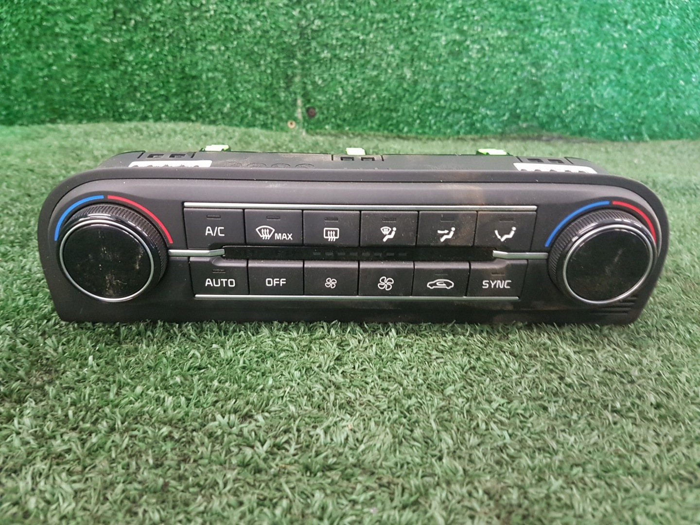 control panel air conditioning devices KIA CEED III 97250-J7201