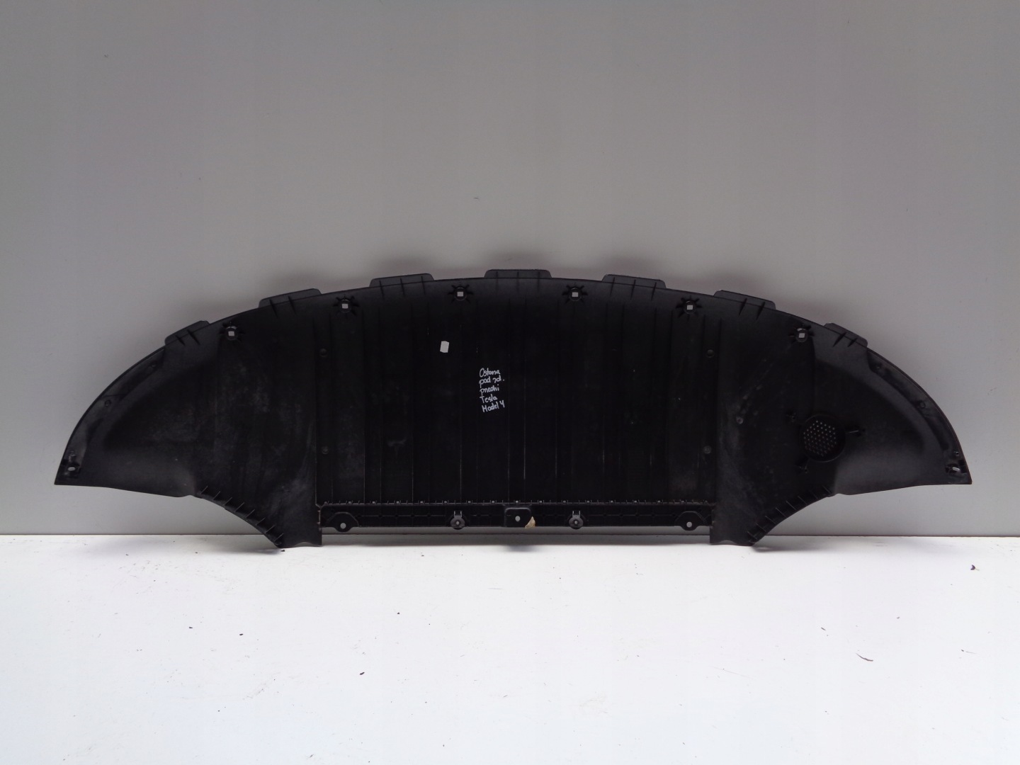 Blende Abdeckung unter Frontstoßstange TESLA MODEL Y