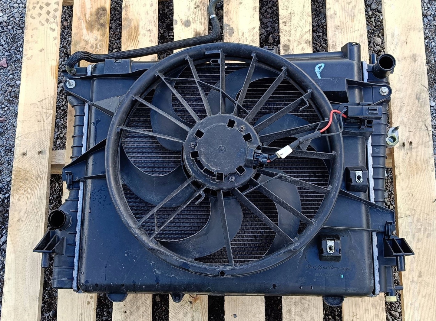 chladiče chladič ventilátor komplet Ford Mustang 5.0 3.7 2011-2014